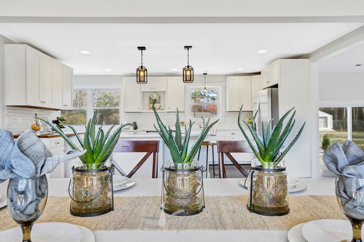 Modern Farmhouse Dining Table Centerpiece